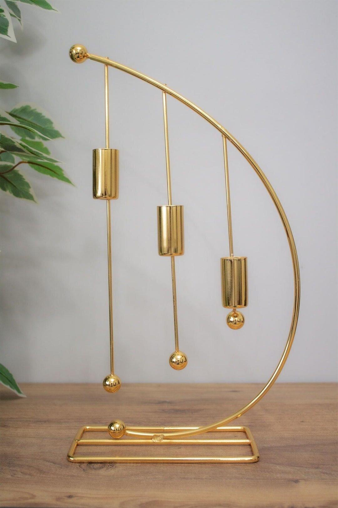 Elegant candle holder